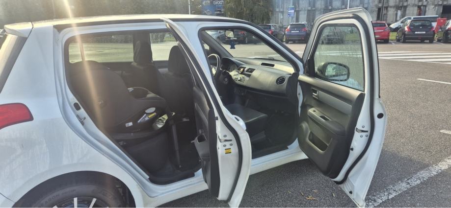 Suzuki Swift 1,3, fotografija 10