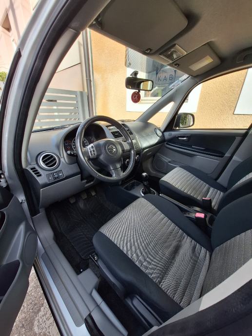 Suzuki SX4 1,5 GLX, fotografija 7