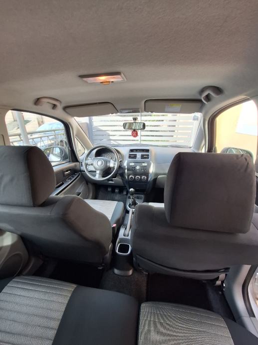 Suzuki SX4 1,5 GLX, fotografija 10