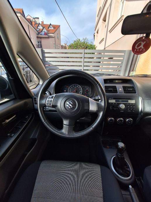 Suzuki SX4 1,5 GLX, fotografija 6