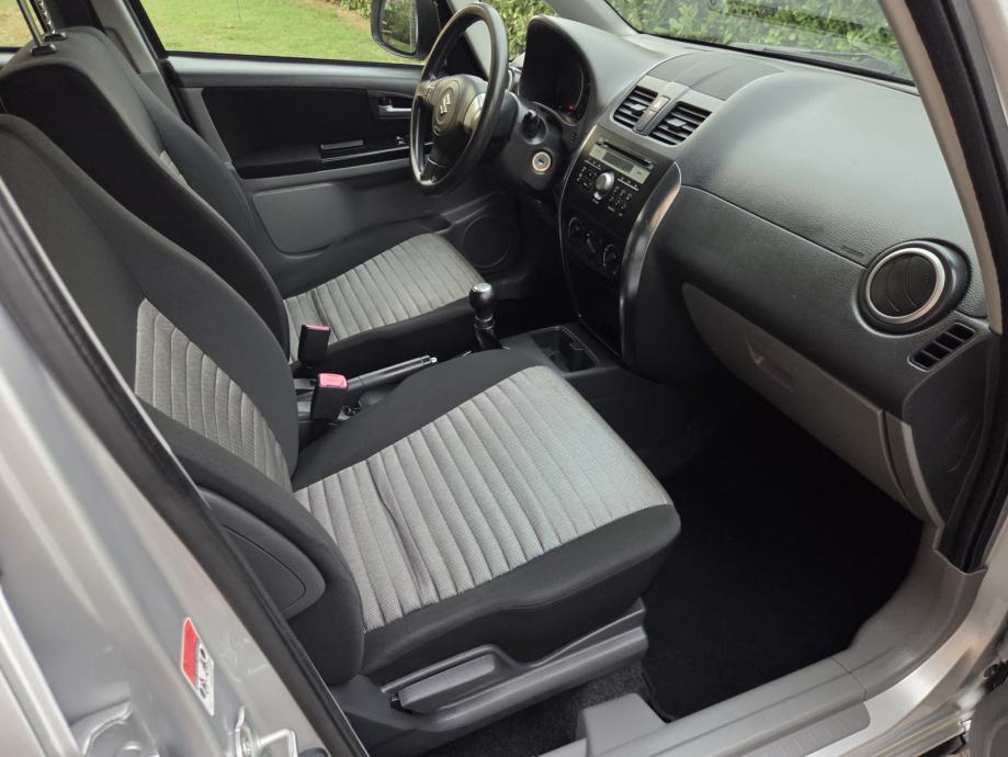 Suzuki SX4 1,6 GLX, 4x4, REDIZAJN #ODLIČAN#, fotografija 13