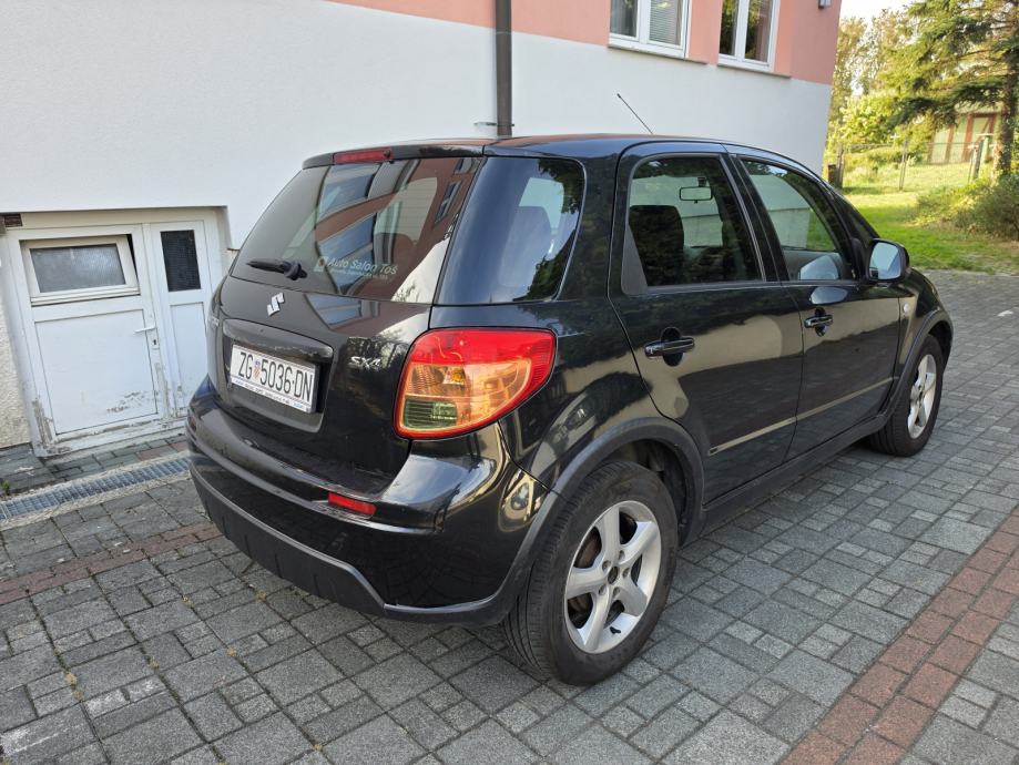 Suzuki SX4 1,6 GS, fotografija 5