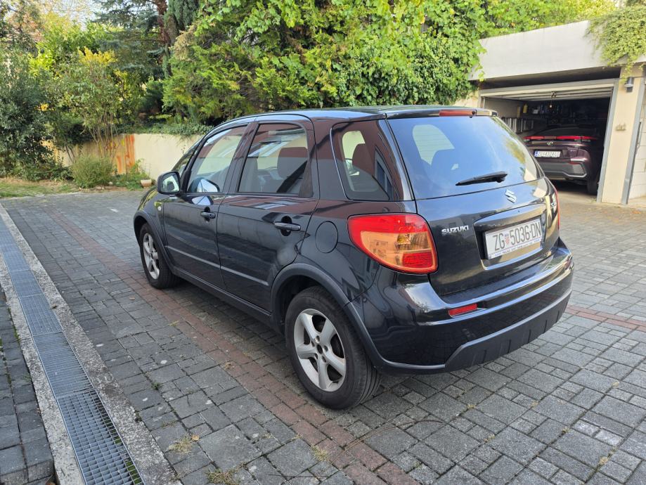 Suzuki SX4 1,6 GS, fotografija 7
