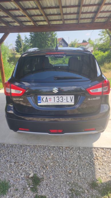 Suzuki SX4 S-Cross 1,0, fotografija 2
