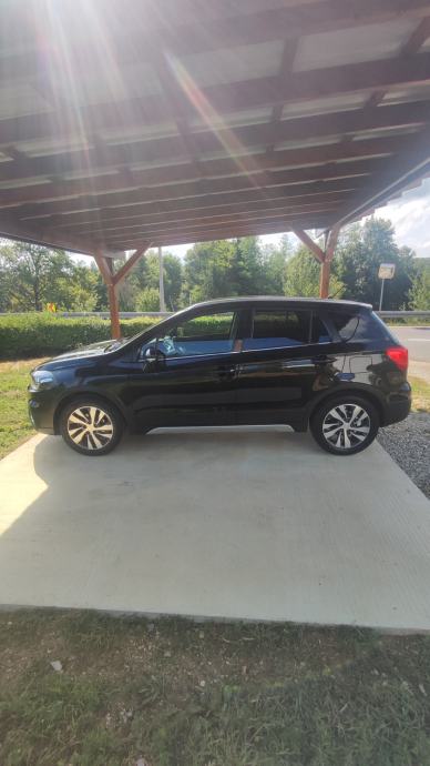 Suzuki SX4 S-Cross 1,0, fotografija 3