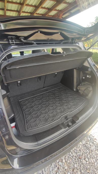 Suzuki SX4 S-Cross 1,0, fotografija 13