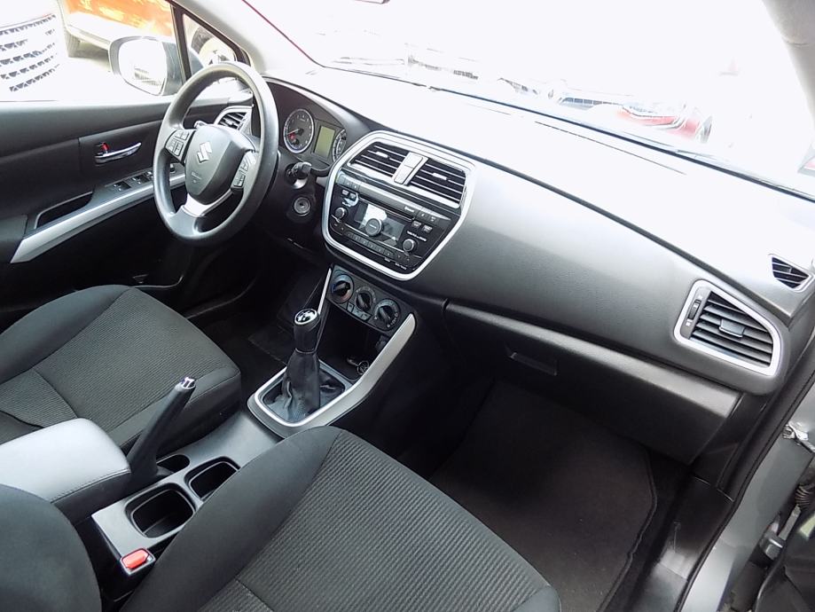 Suzuki SX4 S-Cross 1.0i...MOGUĆNOST GARANCIJE DO 2 GODINE, fotografija 10
