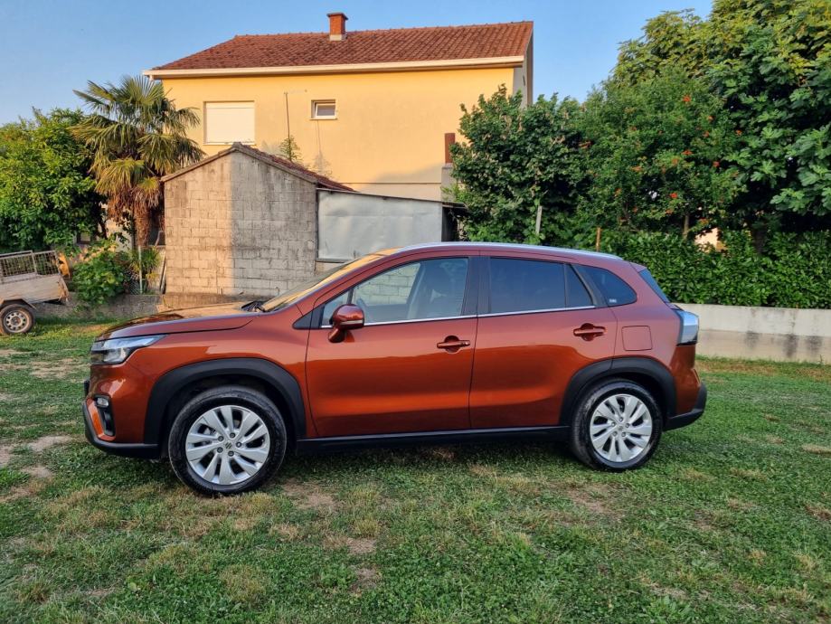 Suzuki SX4 S-Cross 1,4, fotografija 2