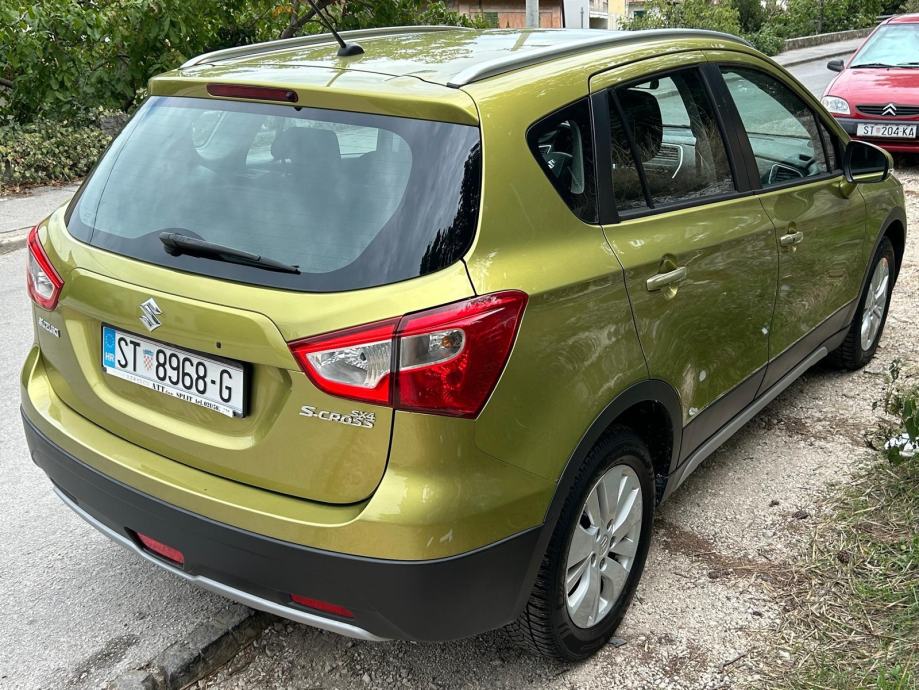 Suzuki SX4 S-Cross 1,6, fotografija 4
