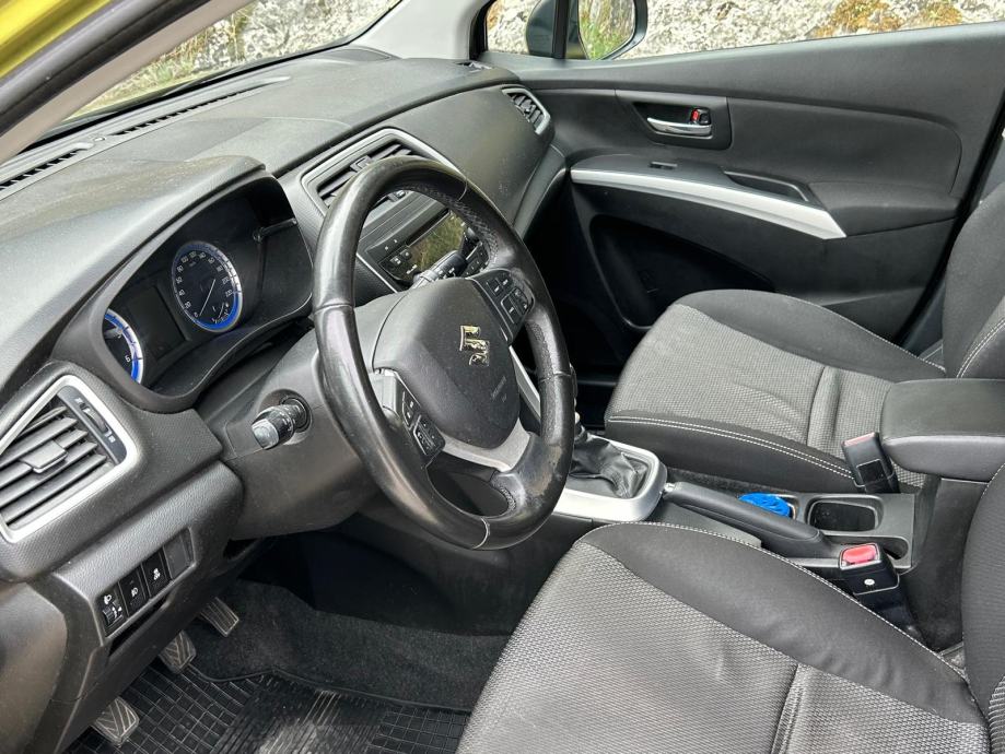 Suzuki SX4 S-Cross 1,6, fotografija 10
