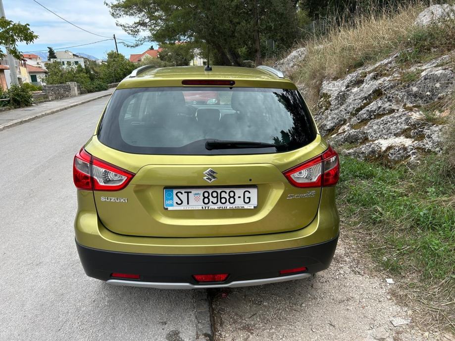 Suzuki SX4 S-Cross 1,6, fotografija 8