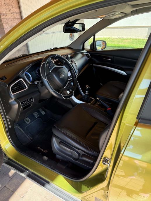 Suzuki SX4 S-Cross 1.6 DDiS ,2014 ,ALLGRIP,PANORAMA,NAVI,KAMERA,XENON, fotografija 3