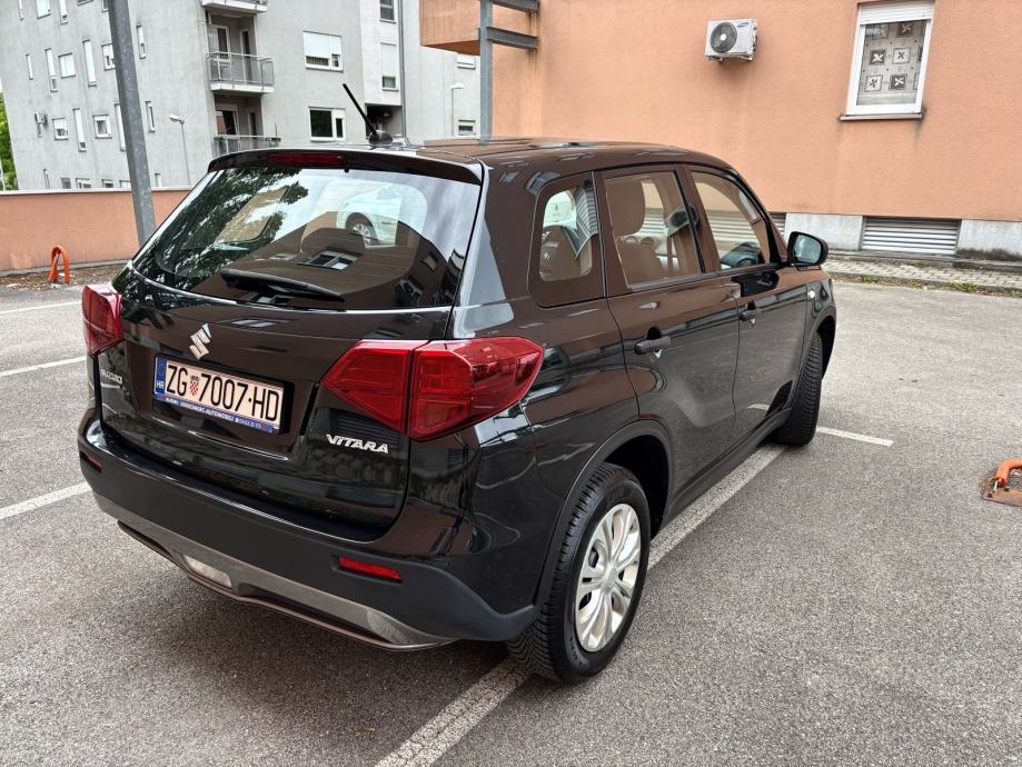 Suzuki Vitara 1,0 nije uvoz,servisna od ovlaštenog,1 boja, fotografija 4