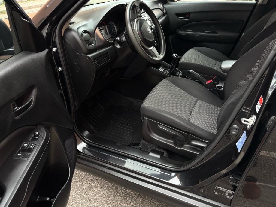 Suzuki Vitara 1,0 nije uvoz,servisna od ovlaštenog,1 boja, fotografija 9