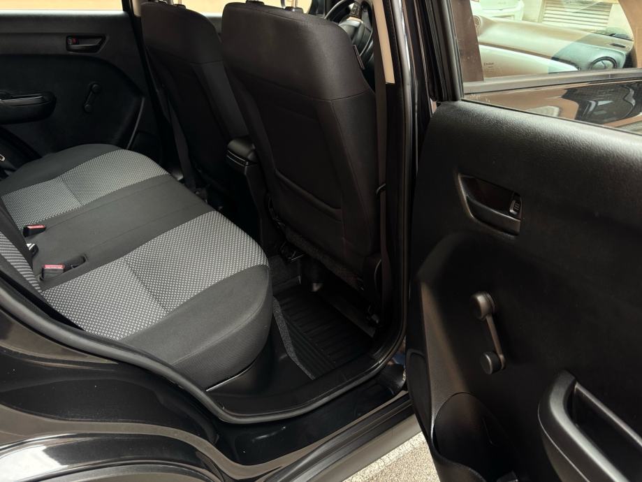Suzuki Vitara 1,0 nije uvoz,servisna od ovlaštenog,1 boja, fotografija 12