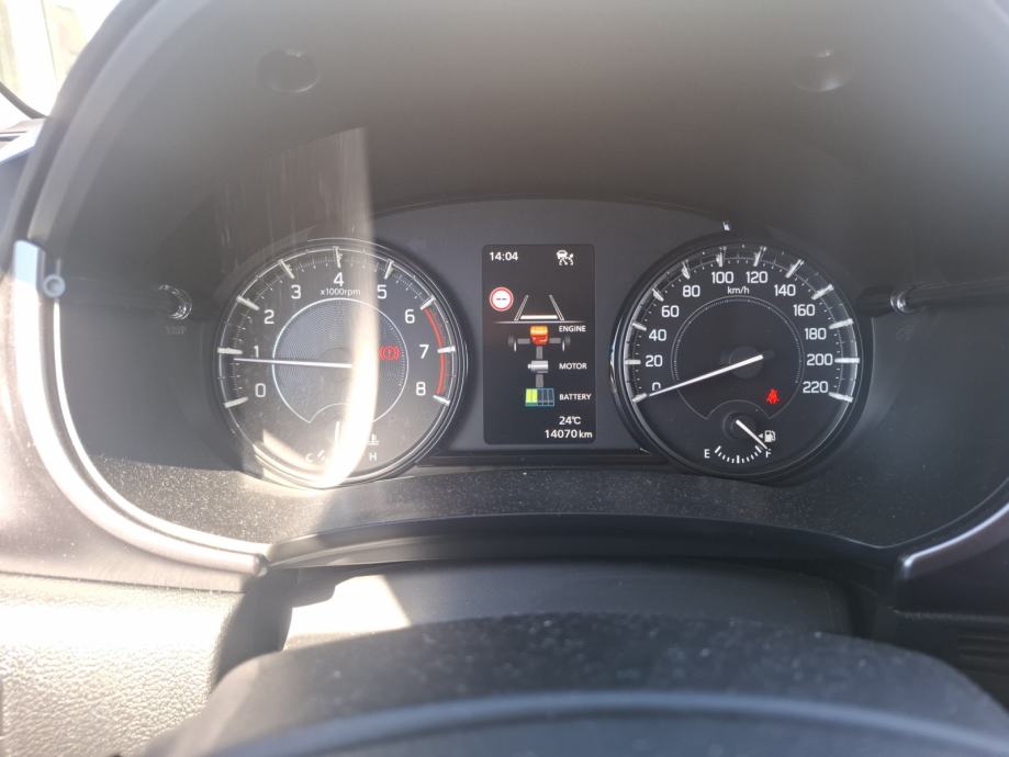 Suzuki Vitara 1,4 GL+ PREMIUM, ZIMSKE GUME GRATIS!!!, fotografija 7