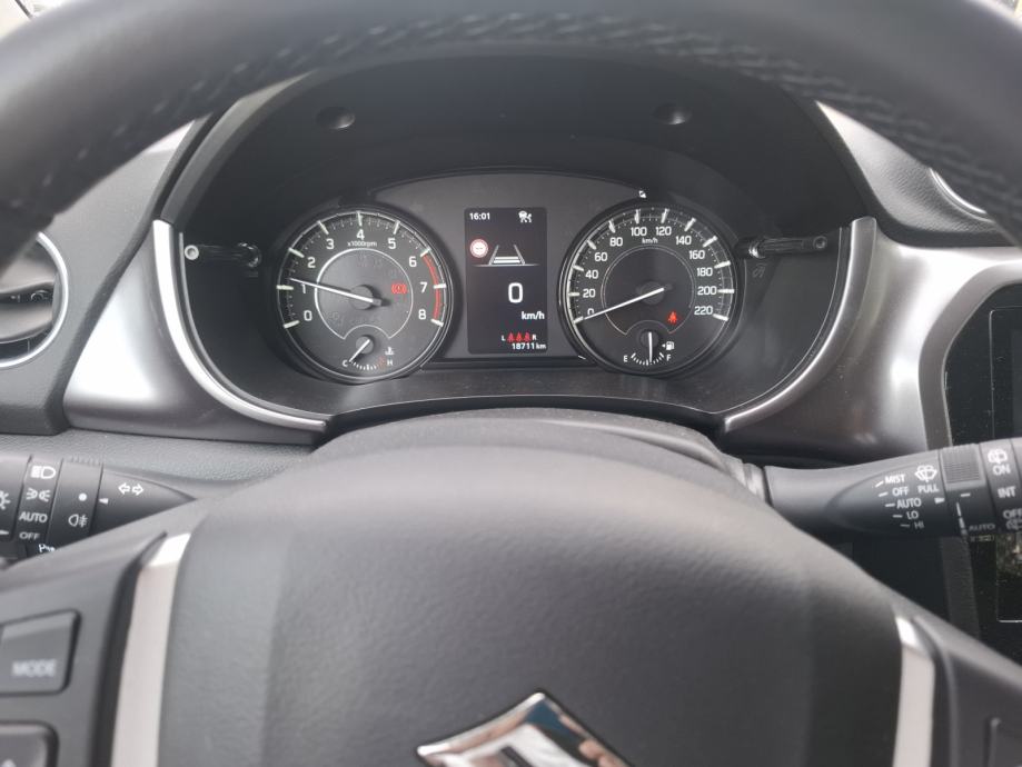 Suzuki Vitara 1,4 GL+ PREMIUM, ZIMSKE GUME GRATIS!!!, fotografija 6