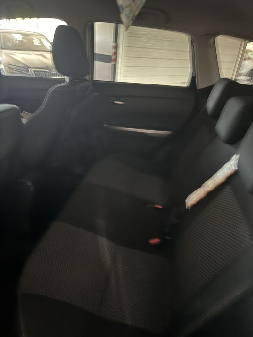 Suzuki Vitara 1,4 Hibrid Premium, fotografija 10