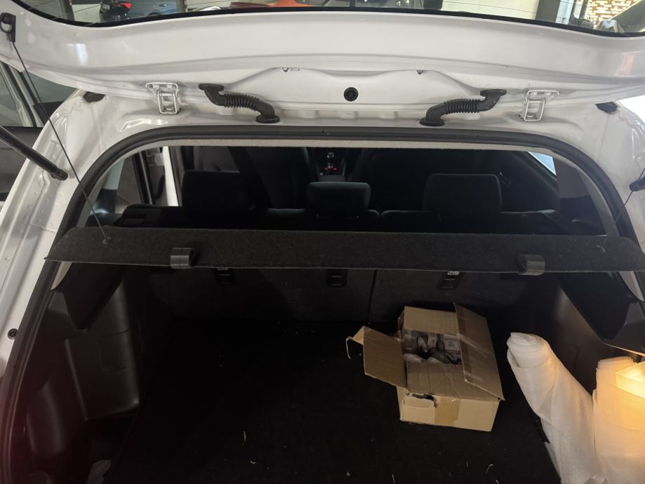 Suzuki Vitara 1,4 Hibrid Premium, fotografija 14