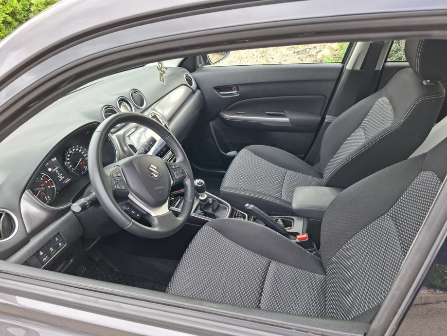 Suzuki Vitara 1,4 Hybrid GL+, fotografija 8