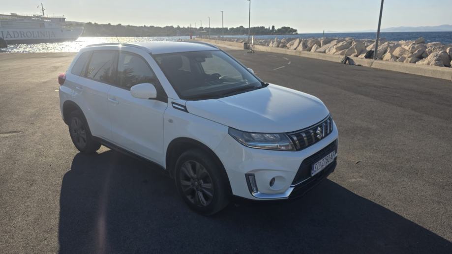 Suzuki Vitara 1,4 hybrid, fotografija 2