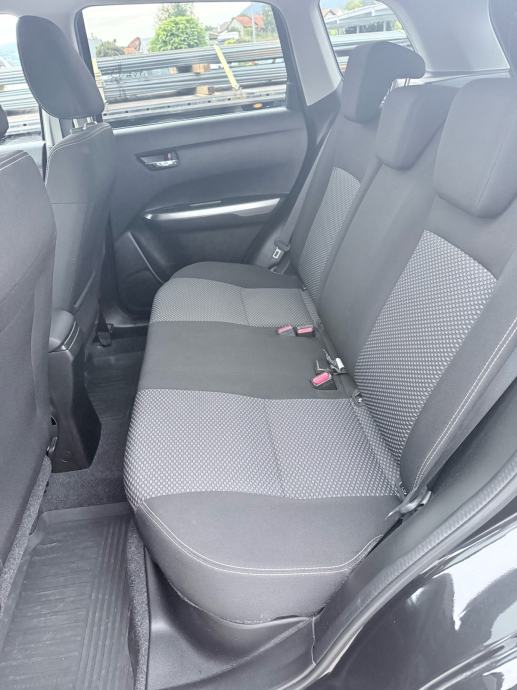 Suzuki Vitara 1,4 mild hibrid,metalik crni gl+ oprema, fotografija 9