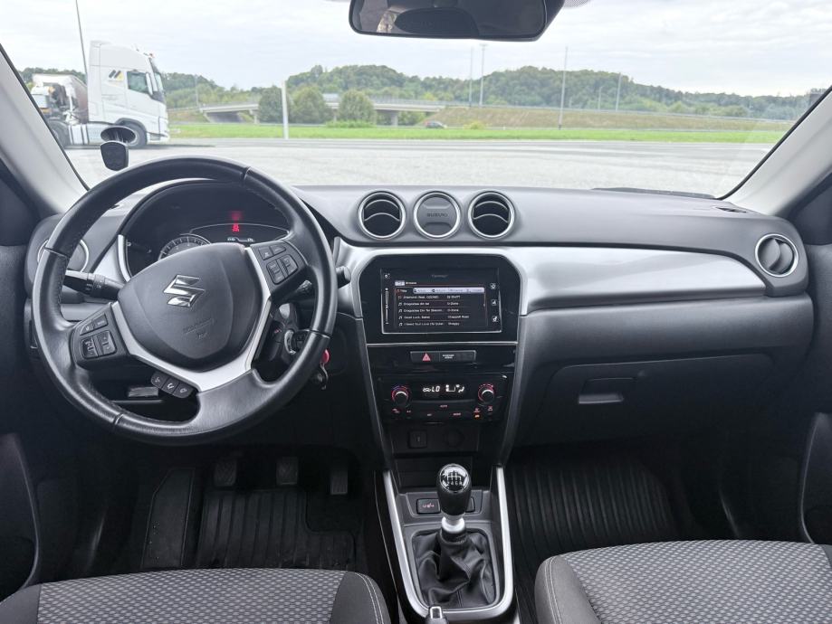 Suzuki Vitara 1,4 mild hibrid,metalik crni gl+ oprema, fotografija 10