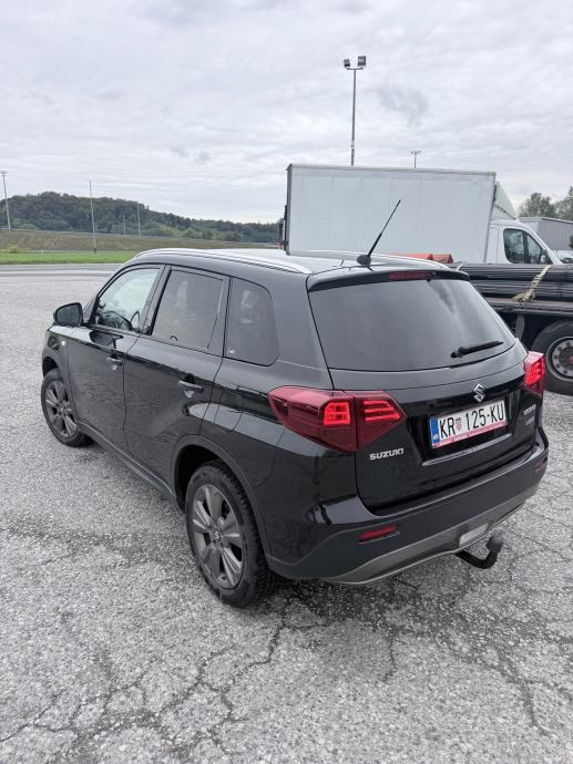 Suzuki Vitara 1,4 mild hibrid,metalik crni gl+ oprema, fotografija 6