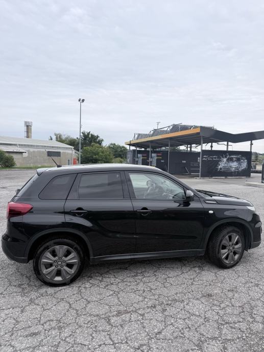 Suzuki Vitara 1,4 mild hibrid,metalik crni gl+ oprema, fotografija 7