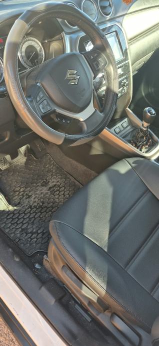Suzuki Vitara 1,4, fotografija 9