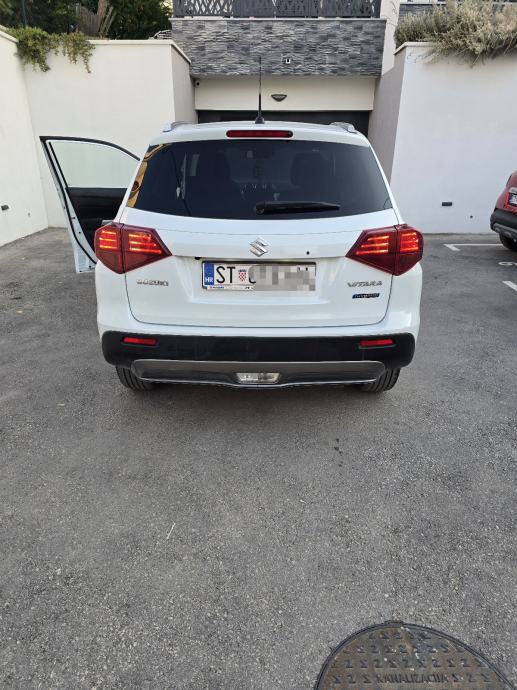Suzuki Vitara 1,5 gl hibrid automatik, fotografija 3