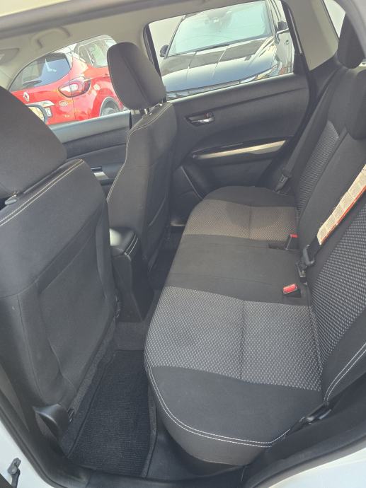 Suzuki Vitara 1,5 gl hibrid automatik, fotografija 8
