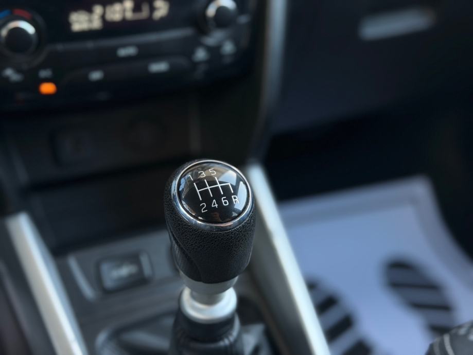 Suzuki Vitara 1.6 DDiS VELIKI SERVIS,PDC,SERVISNA,JAMSTVO, fotografija 16