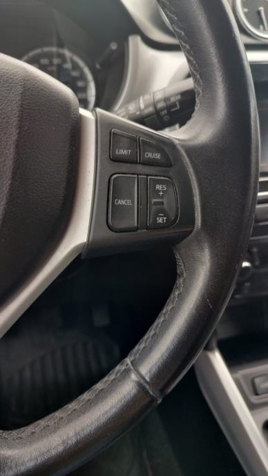 Suzuki Vitara 1,6, fotografija 8