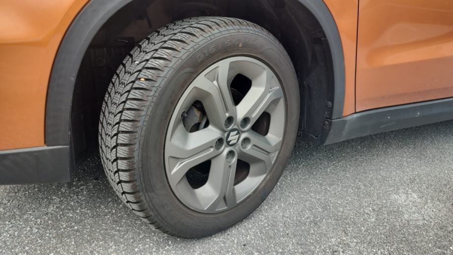 Suzuki Vitara 1,6, fotografija 7
