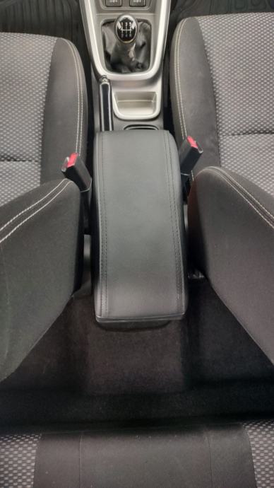 Suzuki Vitara 1,6, fotografija 12
