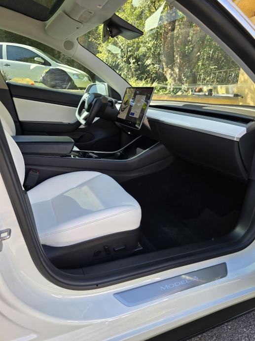 PRILIKA! Tesla Model 3 Long Range, fotografija 9