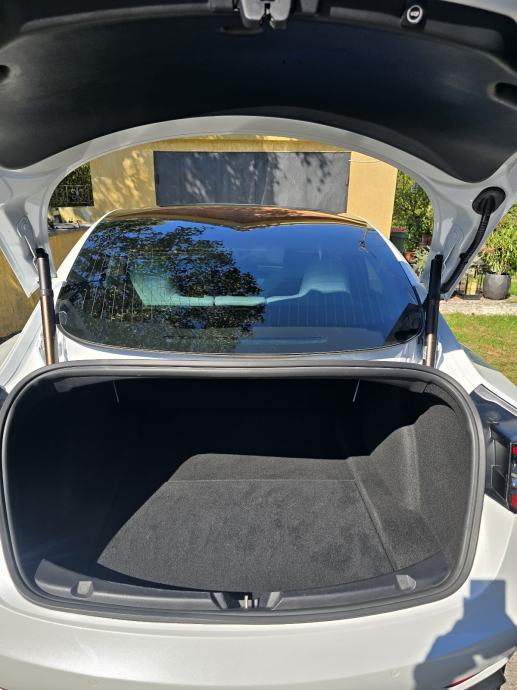 PRILIKA! Tesla Model 3 Long Range, fotografija 12