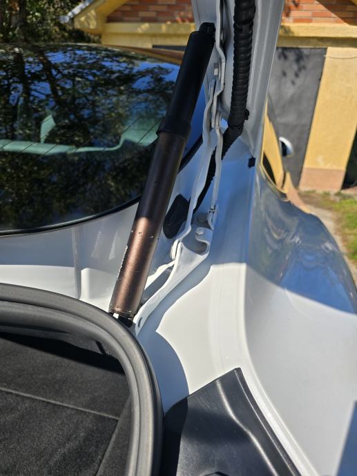 PRILIKA! Tesla Model 3 Long Range, fotografija 11