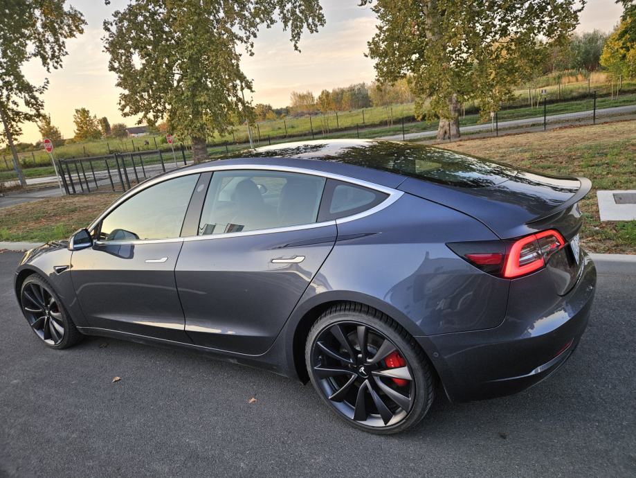 Tesla Model 3 Performance automatik, fotografija 3