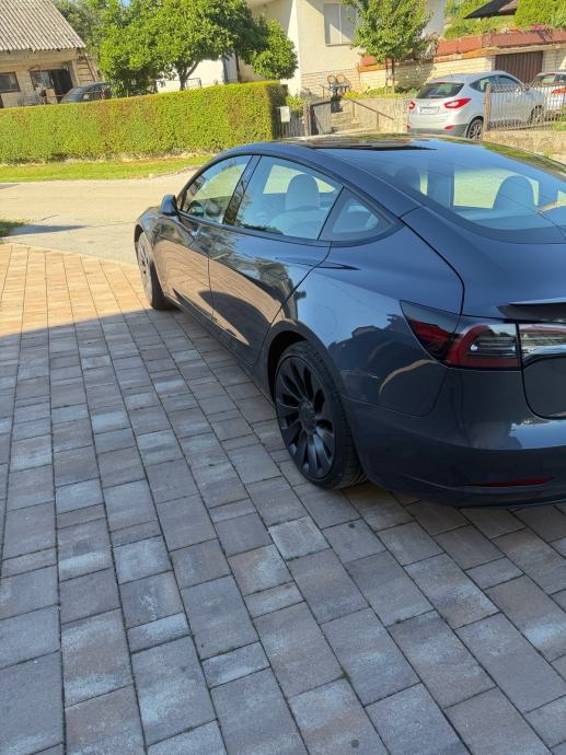 Tesla Model 3 Performance, fotografija 10