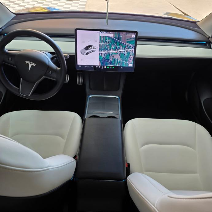 Tesla Model 3 Performance, fotografija 7