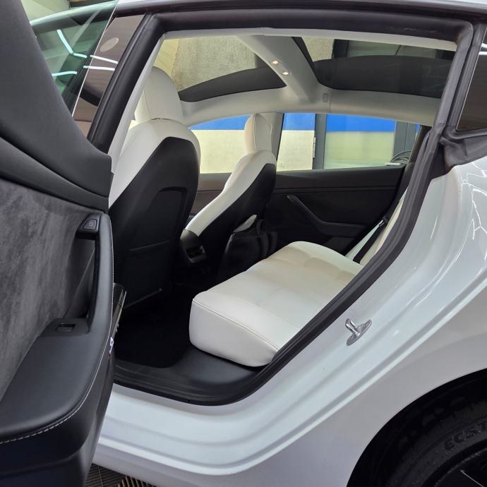 Tesla Model 3 Performance, fotografija 9