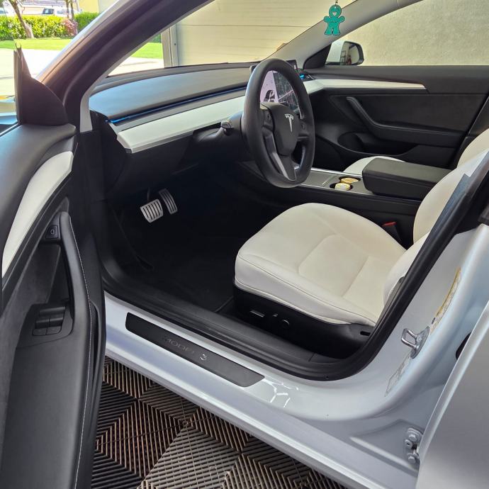 Tesla Model 3 Performance, fotografija 8