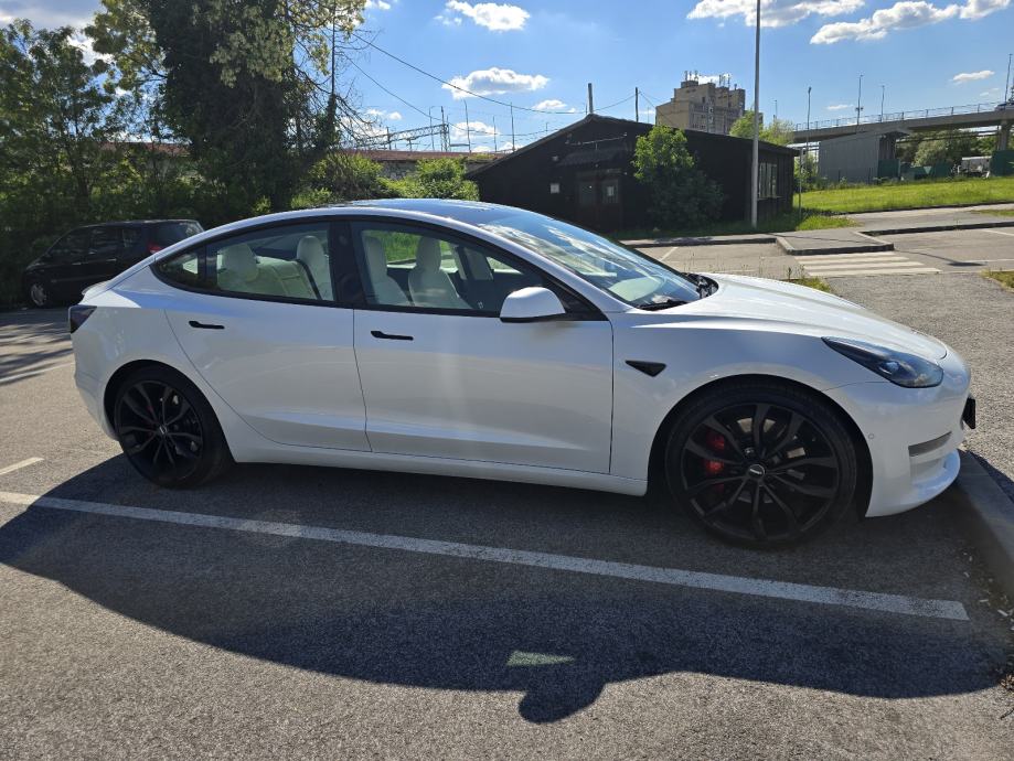 Tesla Model 3 Performance, fotografija 12