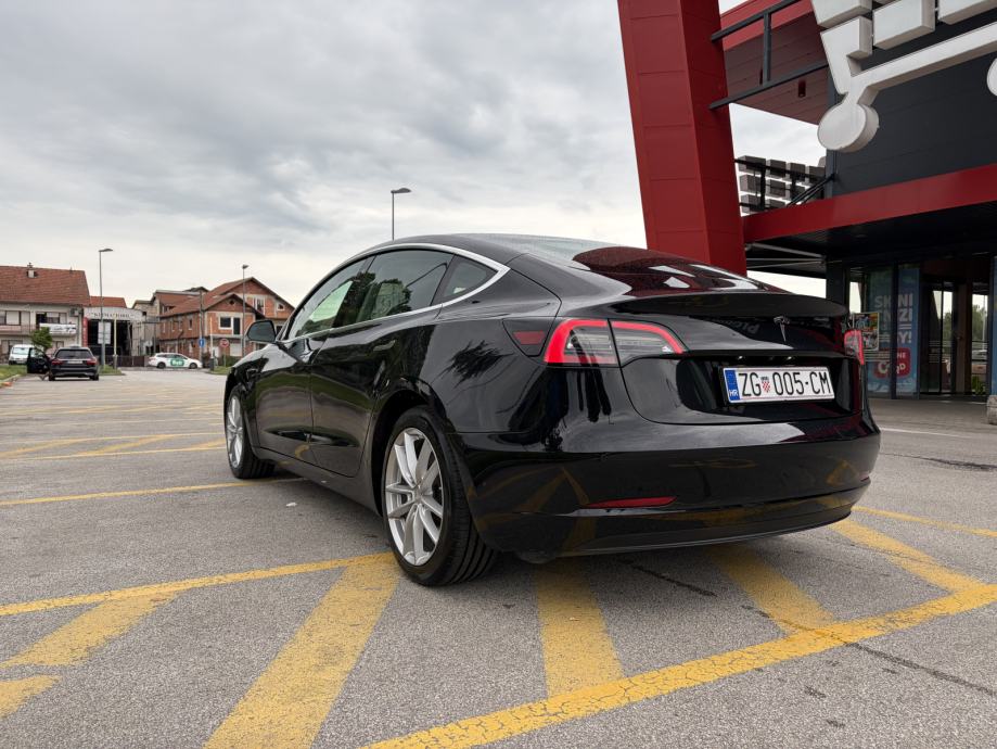 Tesla Model 3 SR+, fotografija 11