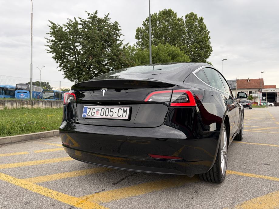 Tesla Model 3 SR+, fotografija 15