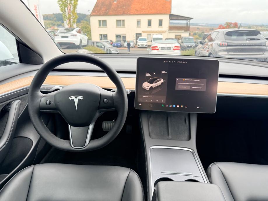 Tesla Model 3 SR, fotografija 11