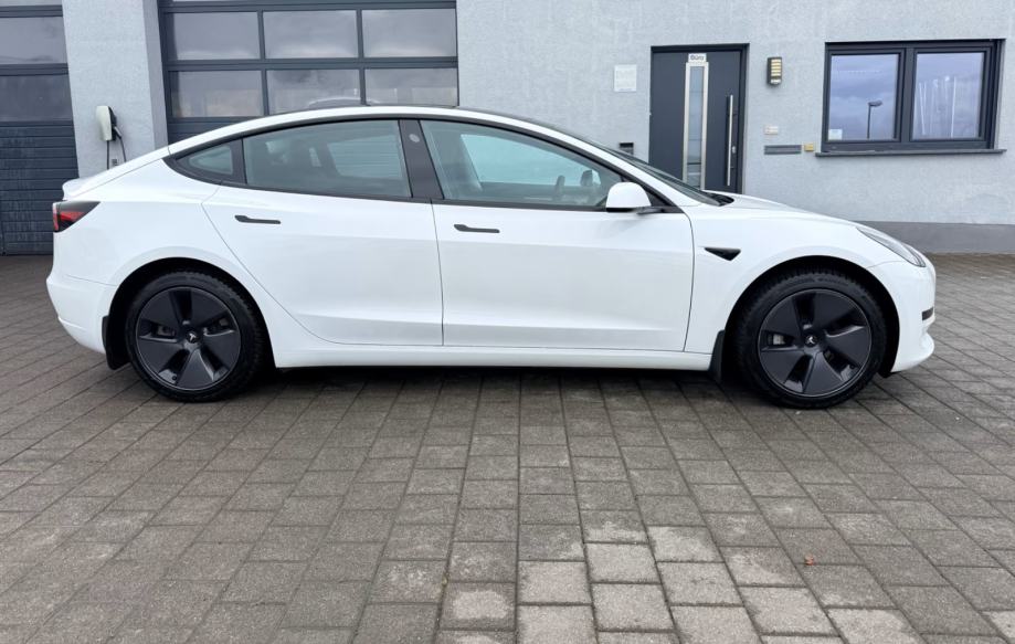 Tesla Model 3 SR, fotografija 5