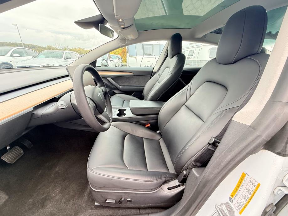 Tesla Model 3 SR, fotografija 16